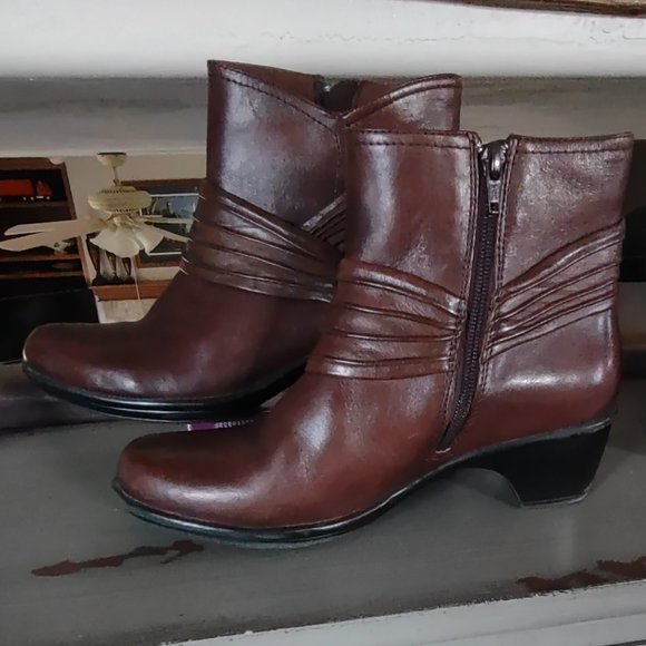 Clarks Bendables Wish Mood Brown Leather Ankle Boot Size 7.5 - Picture 1 of 16
